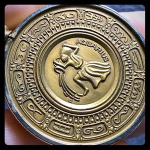 ✨ SOLD ✨ Vintage Aquarius pendent silver and plated gold